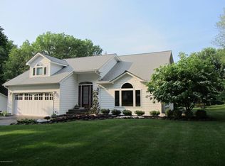 14 Valley Rd, Manalapan, NJ 07726