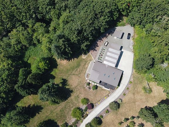 2nd image of 3143 Edgewood Lane