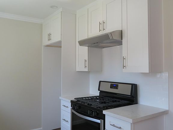5th image of 5719 Hazeltine Ave