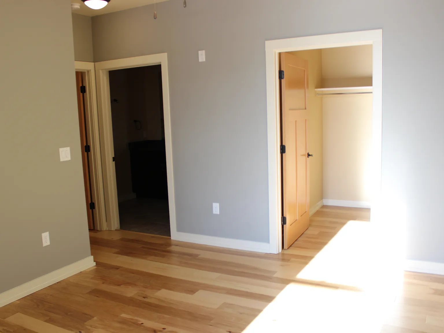 2 bed, 999 sqft, $2,550 — Photo 4