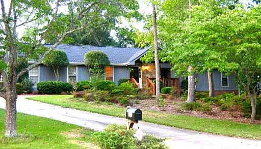 1st image of 400 Saddle Lake Dr
