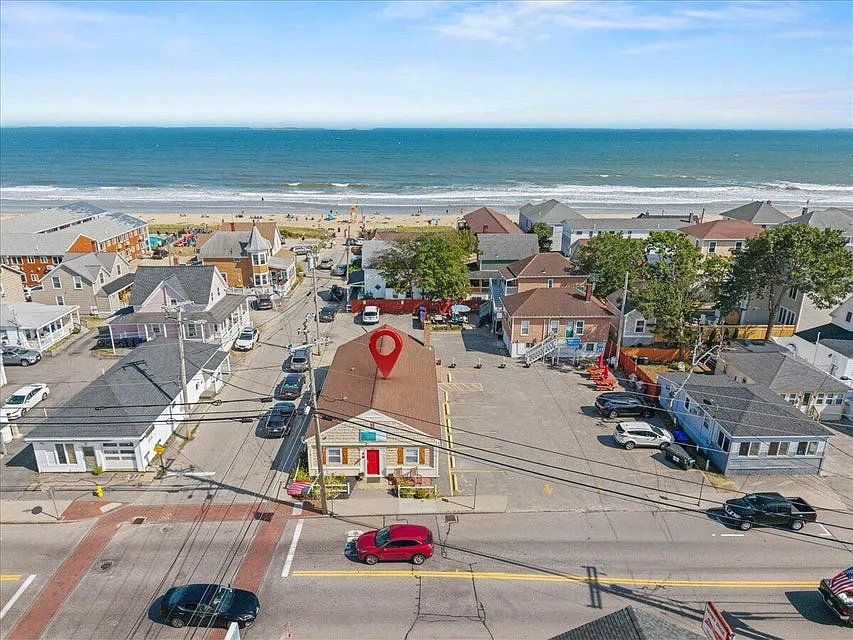 65 E Grand Ave #101