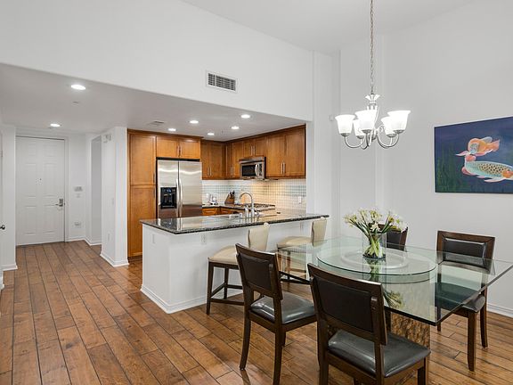 3rd image of 931 E Walnut St Unit 104