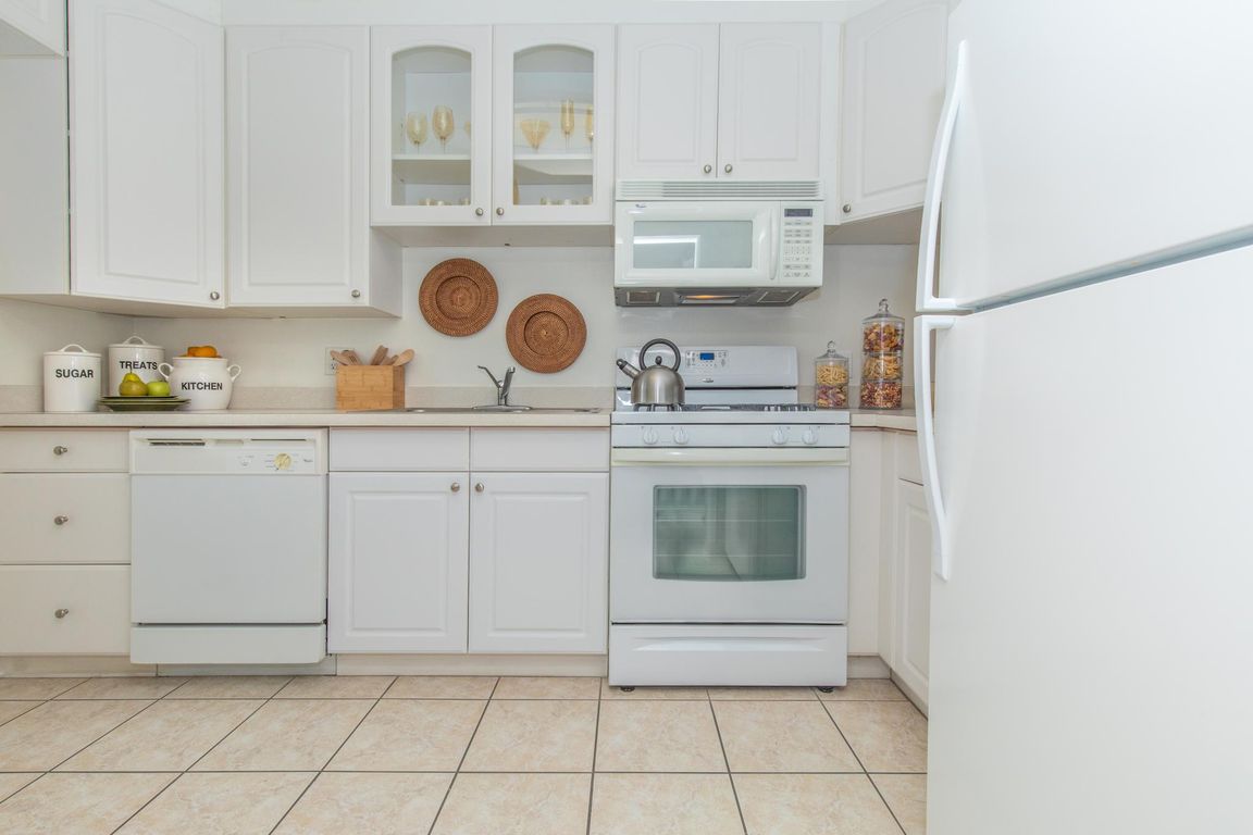 Palms- 2 bed, 1.5 bath Kitchen