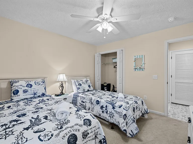 557 White River Dr #12H — Photo 47