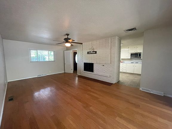 3rd image of 7208 Pickard Ave NE