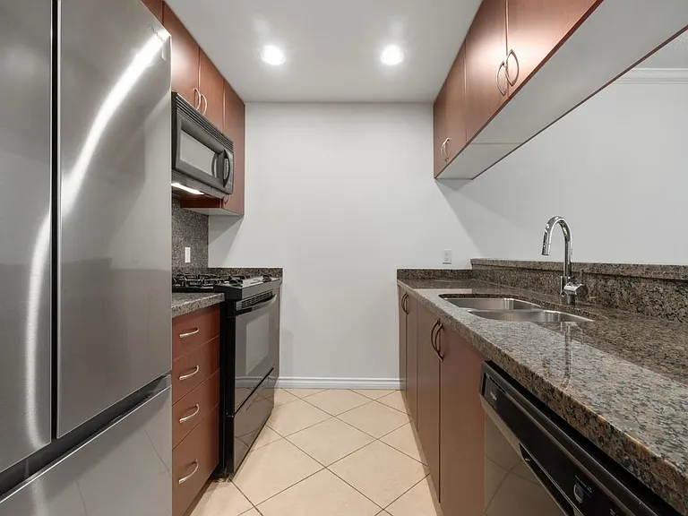 1111 Pender St #3502 — Photo 8
