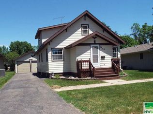 1030 6th St, Sibley, IA 51249