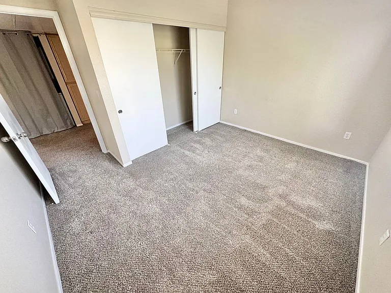 8070 W Russell Rd #2121 — Photo 17