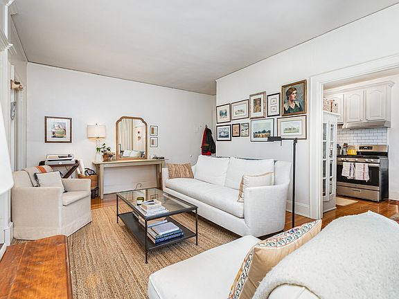 4th image of 118 Altondale Ave APT 4