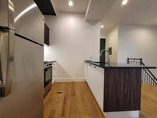 Rented by Lodger Corp | media 8