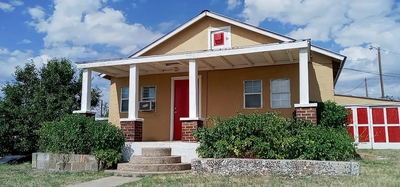 2 bed, $1,000 — Photo 1