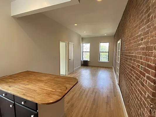 Rented by Compass | media 7