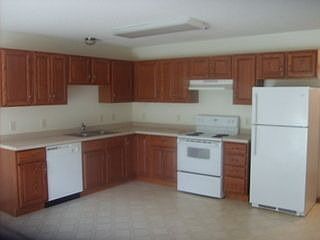 2nd image of 610 Wood St N