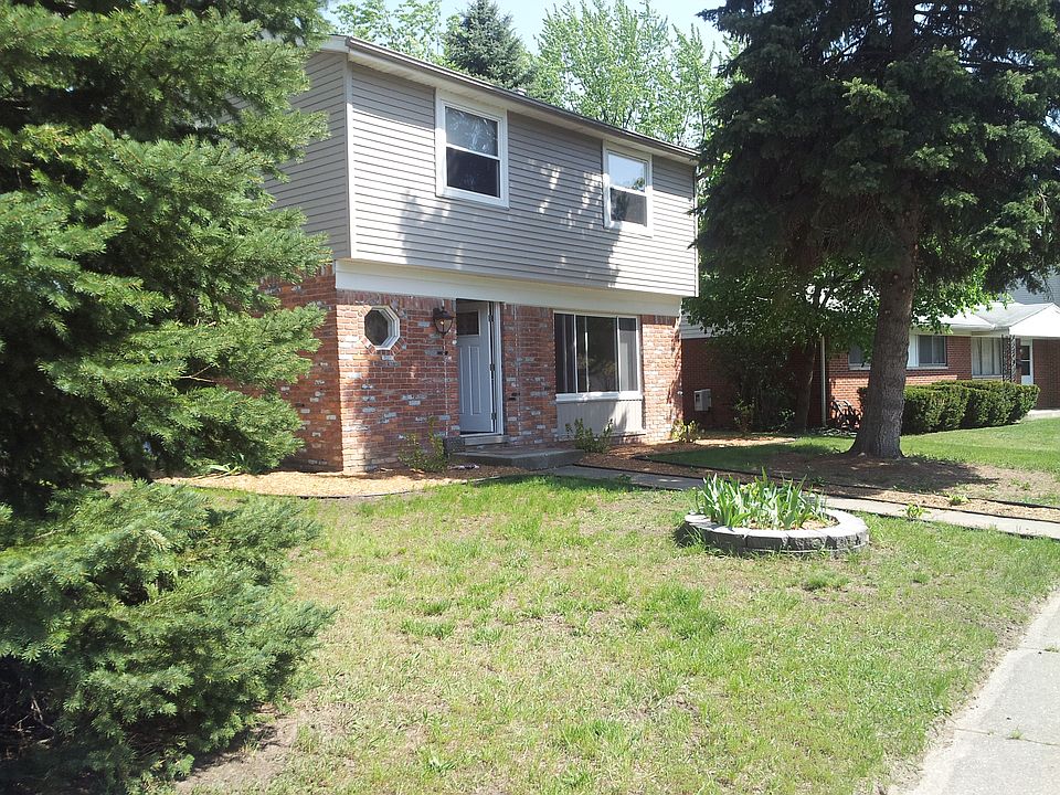 1st image of 11576 Brownell Ave