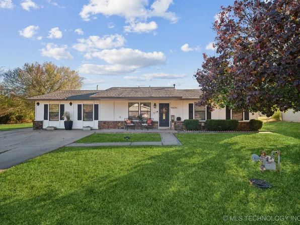 803 E Brook St, Collinsville, OK 74021