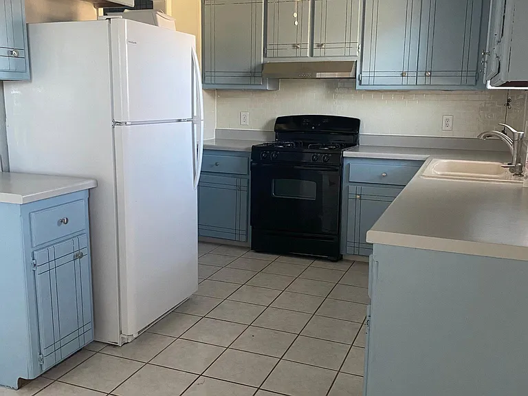 3221 SW 82nd St — Photo 5
