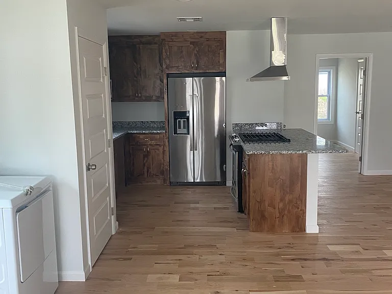 311 N Coo Y Yah St — Photo 2