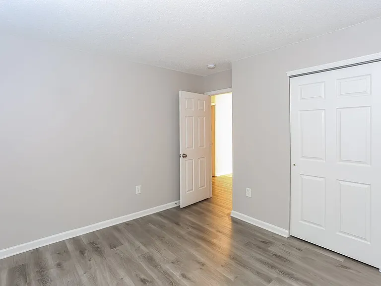 13515 Glasgow Green Ln — Photo 13