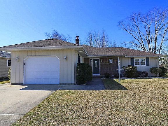 2nd image of 63 Castle Harbor Dr