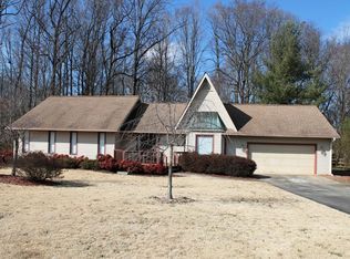 6747 Castleton Dr, Clemmons, NC 27012