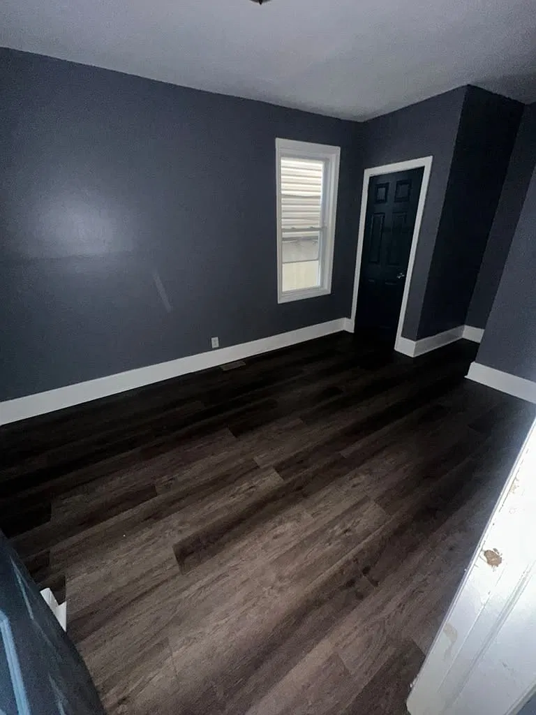 3 bed, $2,000 — Photo 1