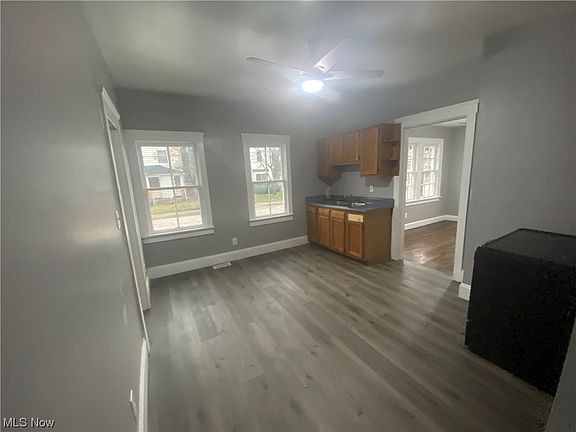 3rd image of 4139 E 95th St
