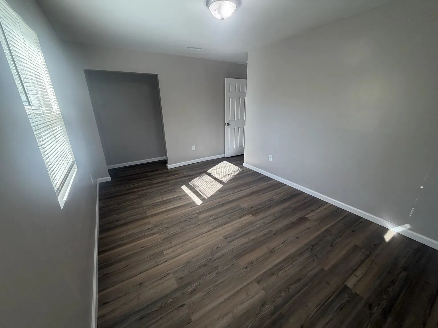 3 bed, 1.5 bath, 1242 sqft, $1,450 — Photo 3