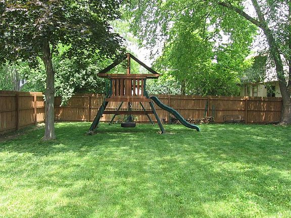 5th image of 17 Massey Dr