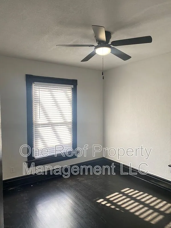 3 bed, 2.0 bath, 1800 sqft, $1,250 — Photo 3