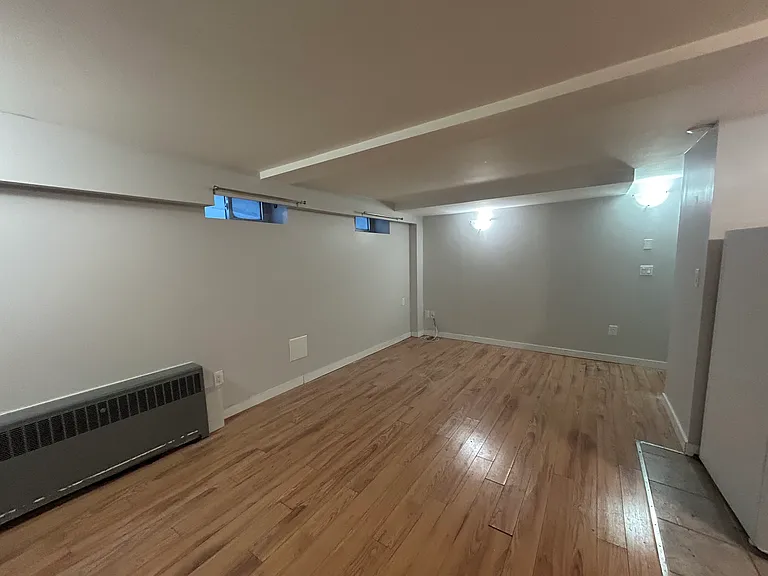 499 Osborne St #B — Photo 5