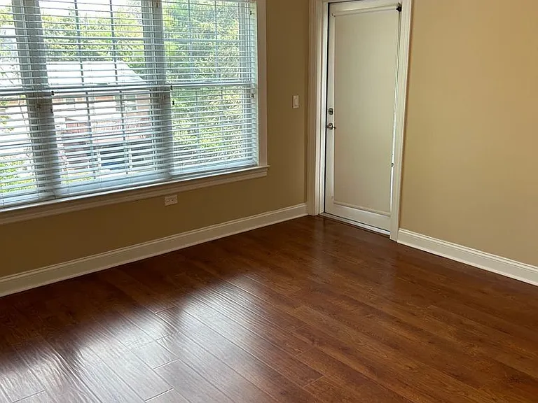 106 Terrace Ave — Photo 5