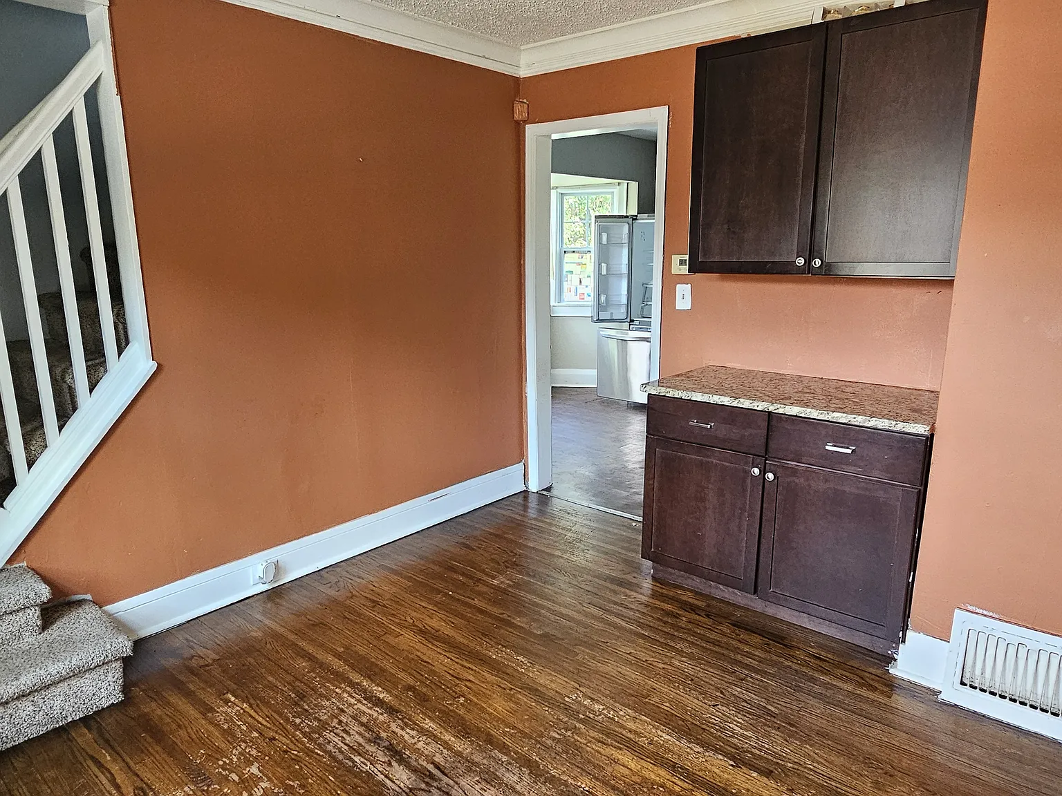 5 bed, 1745 sqft, $2,400 — Photo 3