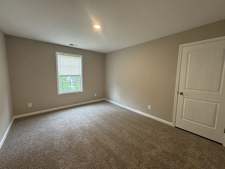 211 Mountaindale Dr — Photo 16