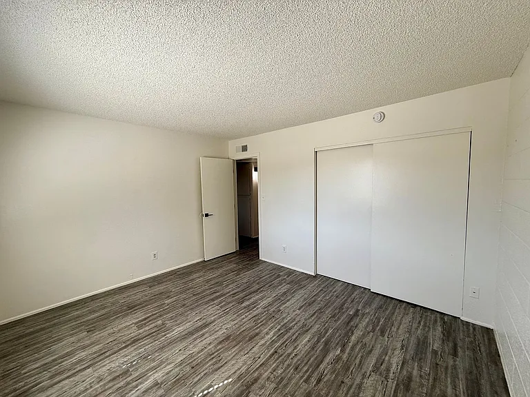 9514 N. 8th St — Photo 16