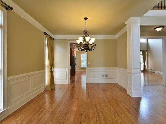 5th image of 2530 Wynmont Pl