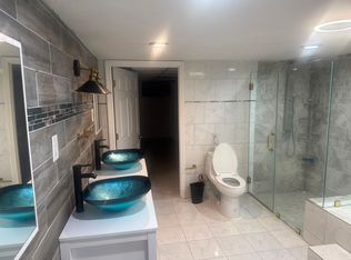 18 Highland St #1, Middleboro, MA 02346