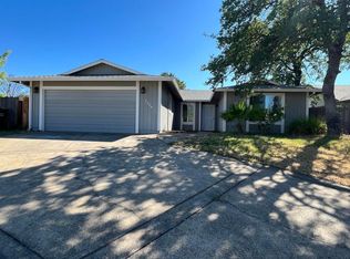 1000 Camelot Ct, Redding, CA 96003