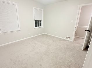 5533 Whistlewood Ln, Charlotte, NC 28208