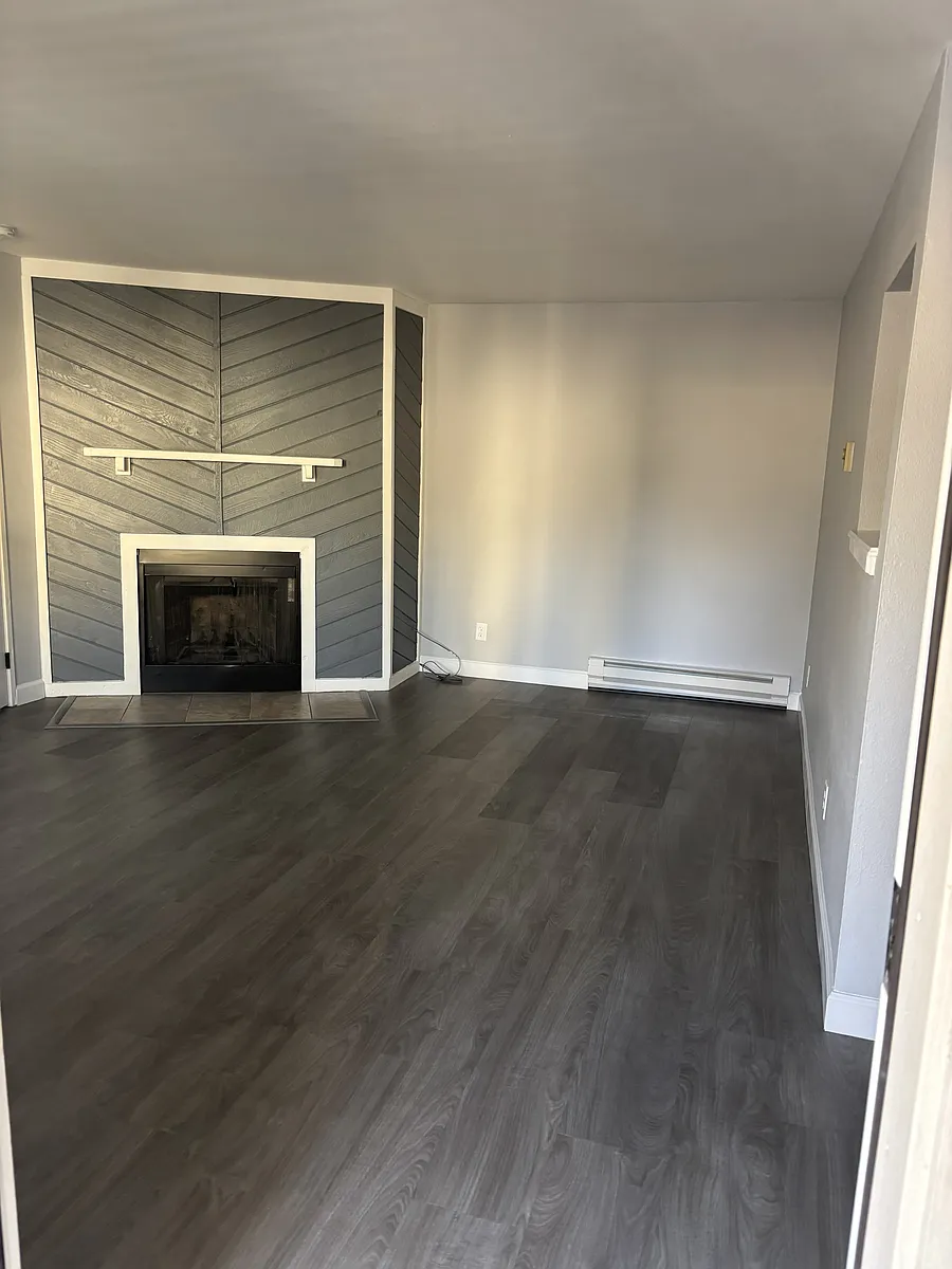 Building Photo - 7132 S Bryant St #222