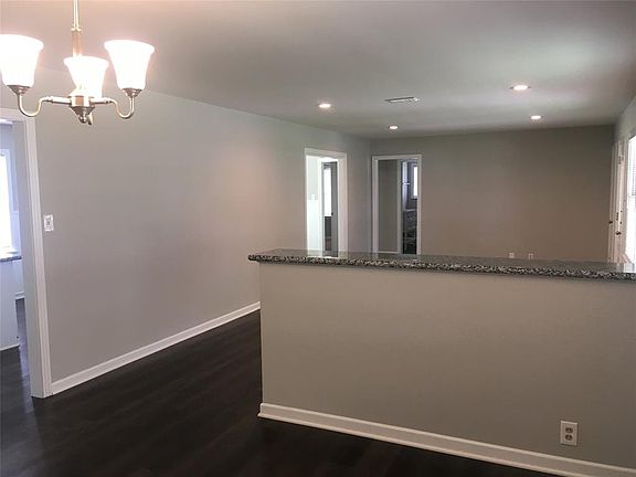 5th image of 1901 Evergreen Ln