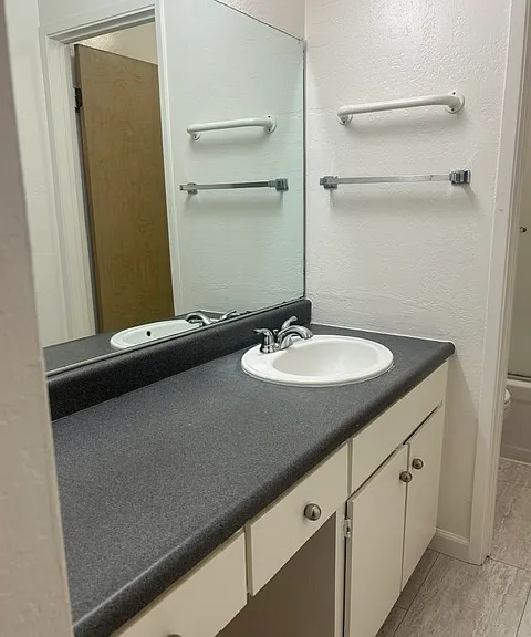 250 Whitmore St #301 — Photo 18