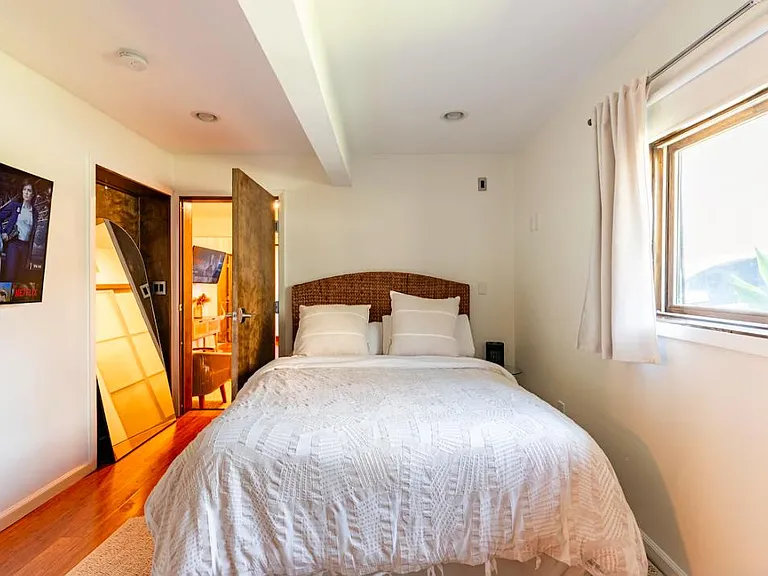6300 Vista Del Mar Ave — Photo 10