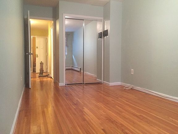 4th image of 26-22 9th St #1F