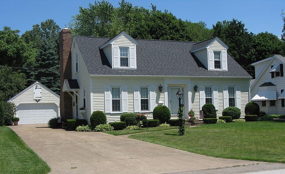 1st image of 829 McConnell Ave