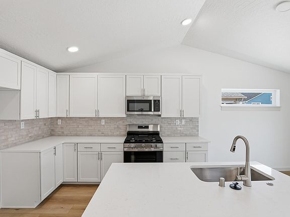 5th image of 5323 N Ainsworth Ln
