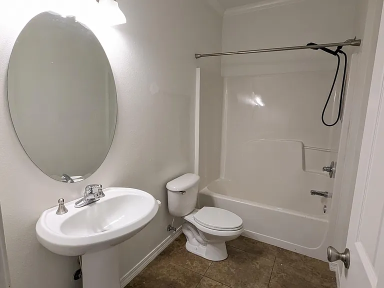 1537 Bentley Cir — Photo 20