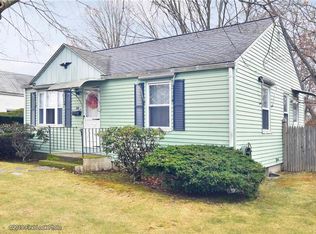 173 Long View Dr, Warwick, RI 02886