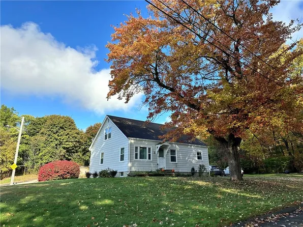 2 Broadway, Woonsocket, RI 02895