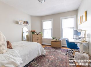 213 W 8th St APT 1, South Boston, MA 02127